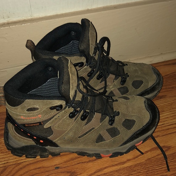 BearPaw Shoes - BearPaw waterproof size 8 hiking boots